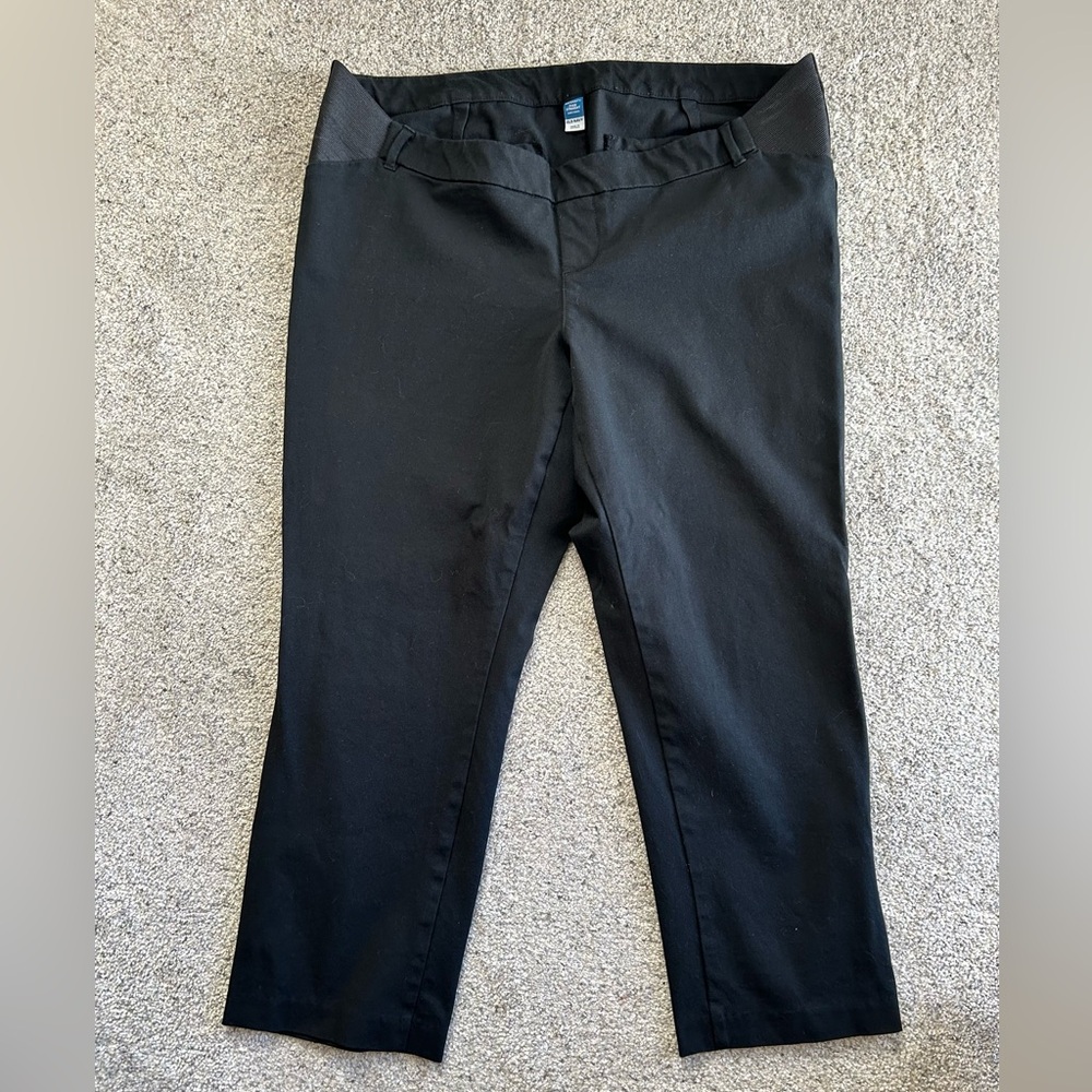 Old Navy Maternity Side Panel Pixie Straight Crop… - image 1